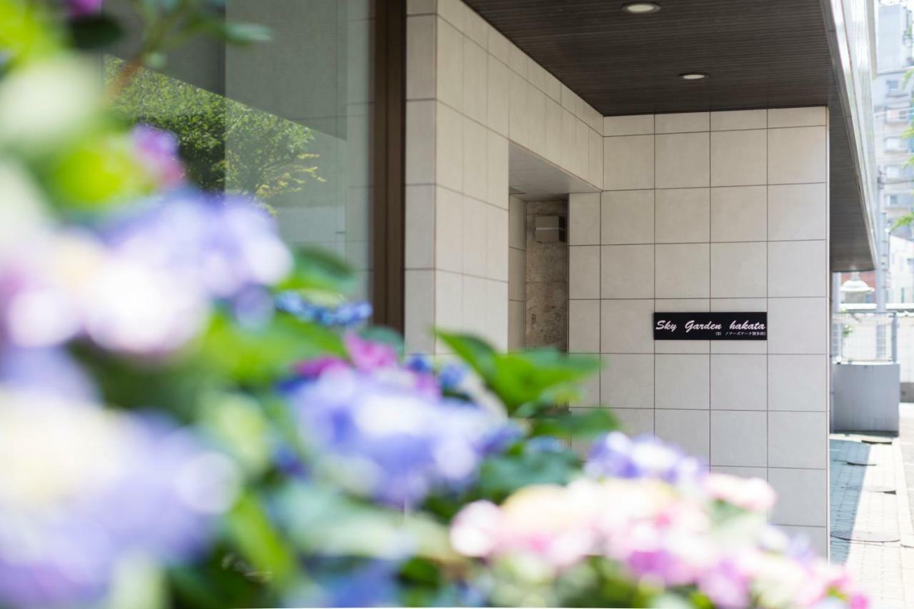 Апарт отель Sky Garden Hakata Фукуока Экстерьер фото